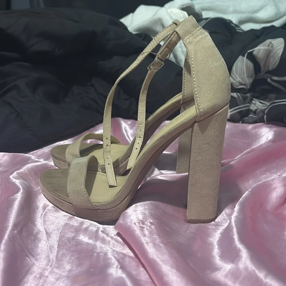 Heels - Picture 2 of 3